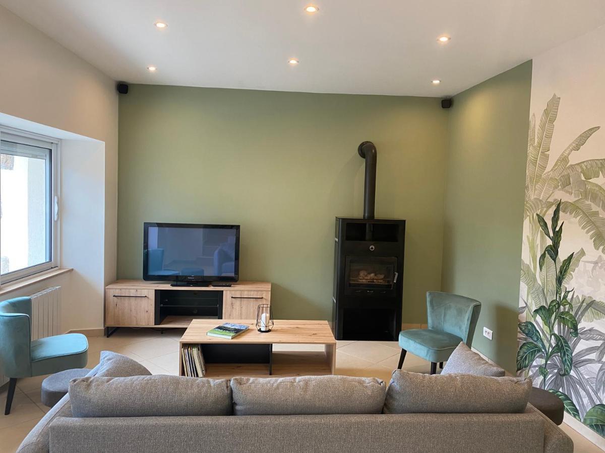 Gite 4 Etoiles - La Maison De Paul Coussergues Extérieur photo
